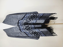 Load image into Gallery viewer, Women's Cozy Shawl