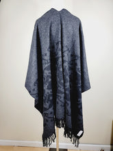 Load image into Gallery viewer, Women's Cozy Shawl