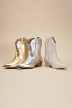 Load image into Gallery viewer, Willa-1 Western Boots
