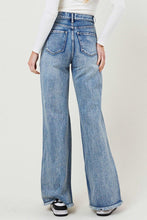 Load image into Gallery viewer, Vintage Acid Wash Jeans
