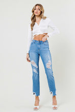 Load image into Gallery viewer, Mid Rise Straight Leg Jeans
