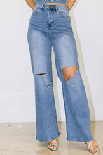 Load image into Gallery viewer, Distressed Wide Fit Jeans
