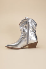 Load image into Gallery viewer, Willa-1 Western Boots
