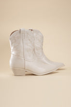 Load image into Gallery viewer, Willa-1 Western Boots
