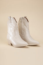 Load image into Gallery viewer, Willa-1 Western Boots
