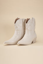 Load image into Gallery viewer, Willa-1 Western Boots
