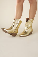 Load image into Gallery viewer, Willa-1 Western Boots
