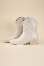 Load image into Gallery viewer, Willa-1 Western Boots
